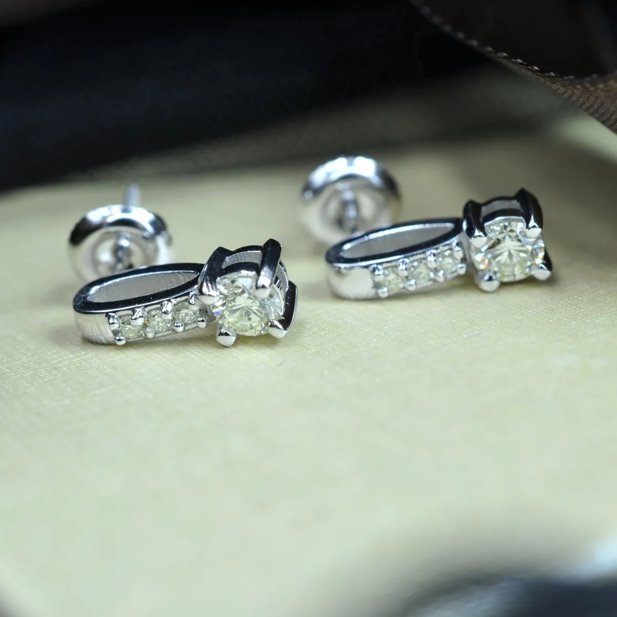 0.35-2.10 CT Round Cut Diamonds - Stud Earrings