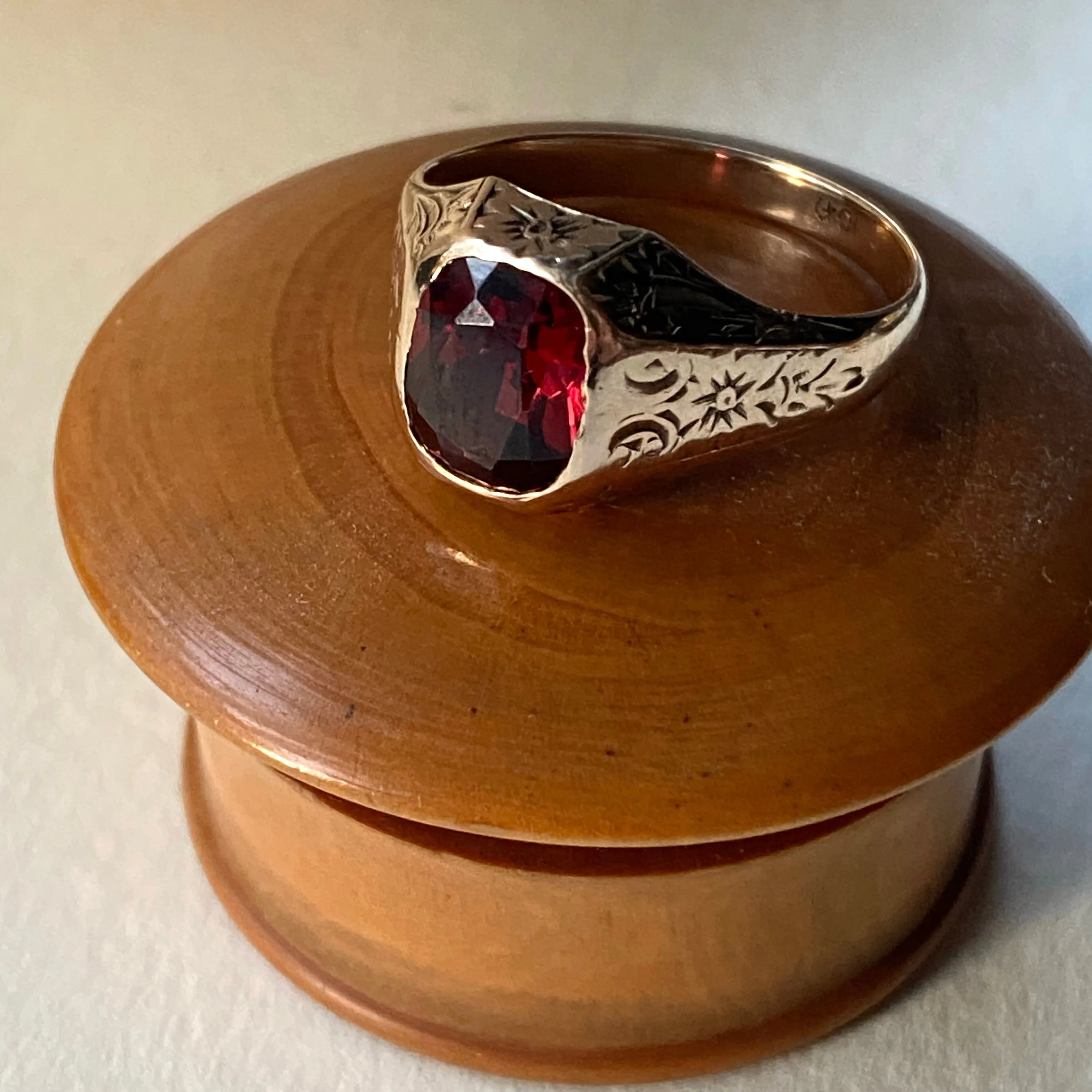 Antique Edwardian 10k Hessonite Garnet Ring