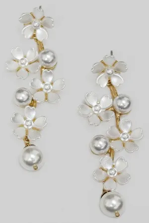 Out Too Late Pearl Flower Earrings