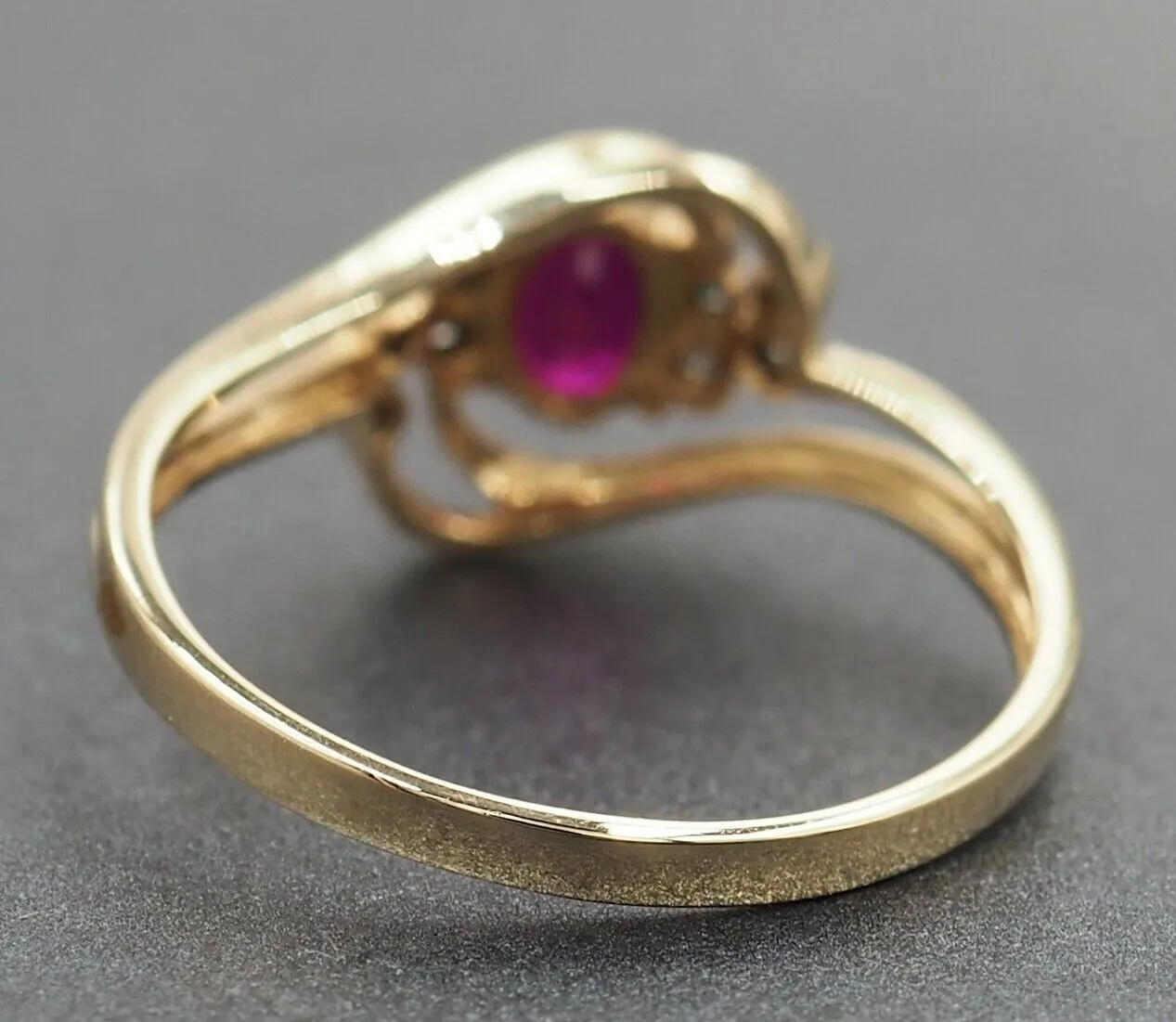 Ruby & Diamon 9ct Yellow Gold Ring