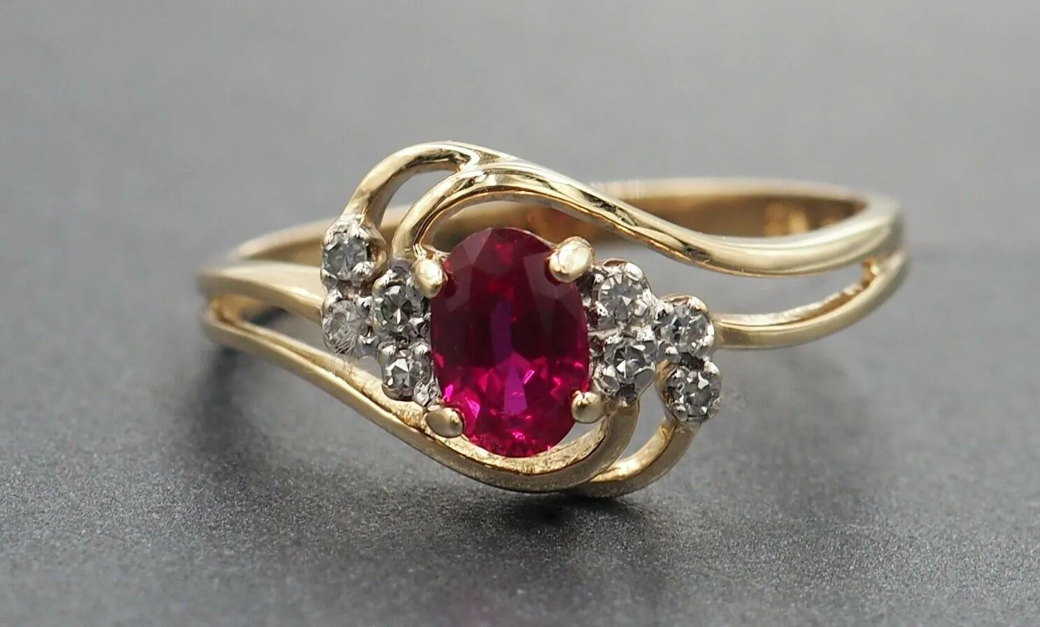 Ruby & Diamon 9ct Yellow Gold Ring