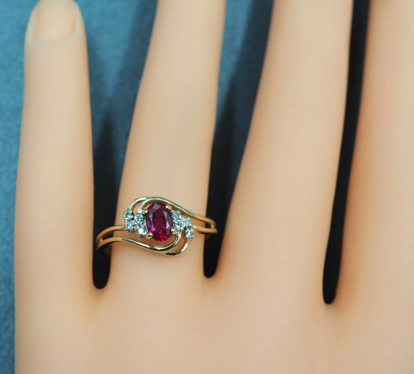 Ruby & Diamon 9ct Yellow Gold Ring