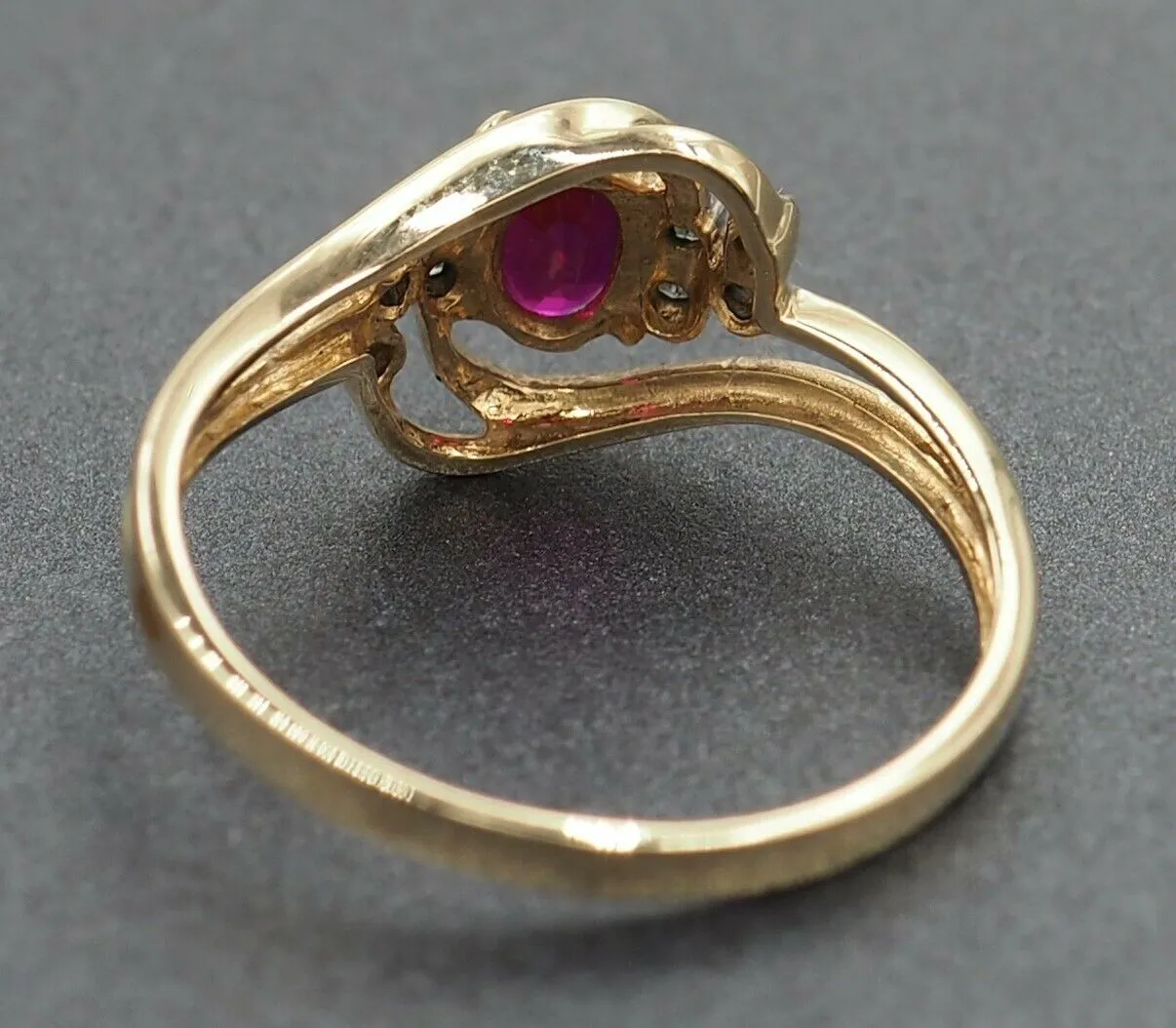 Ruby & Diamon 9ct Yellow Gold Ring