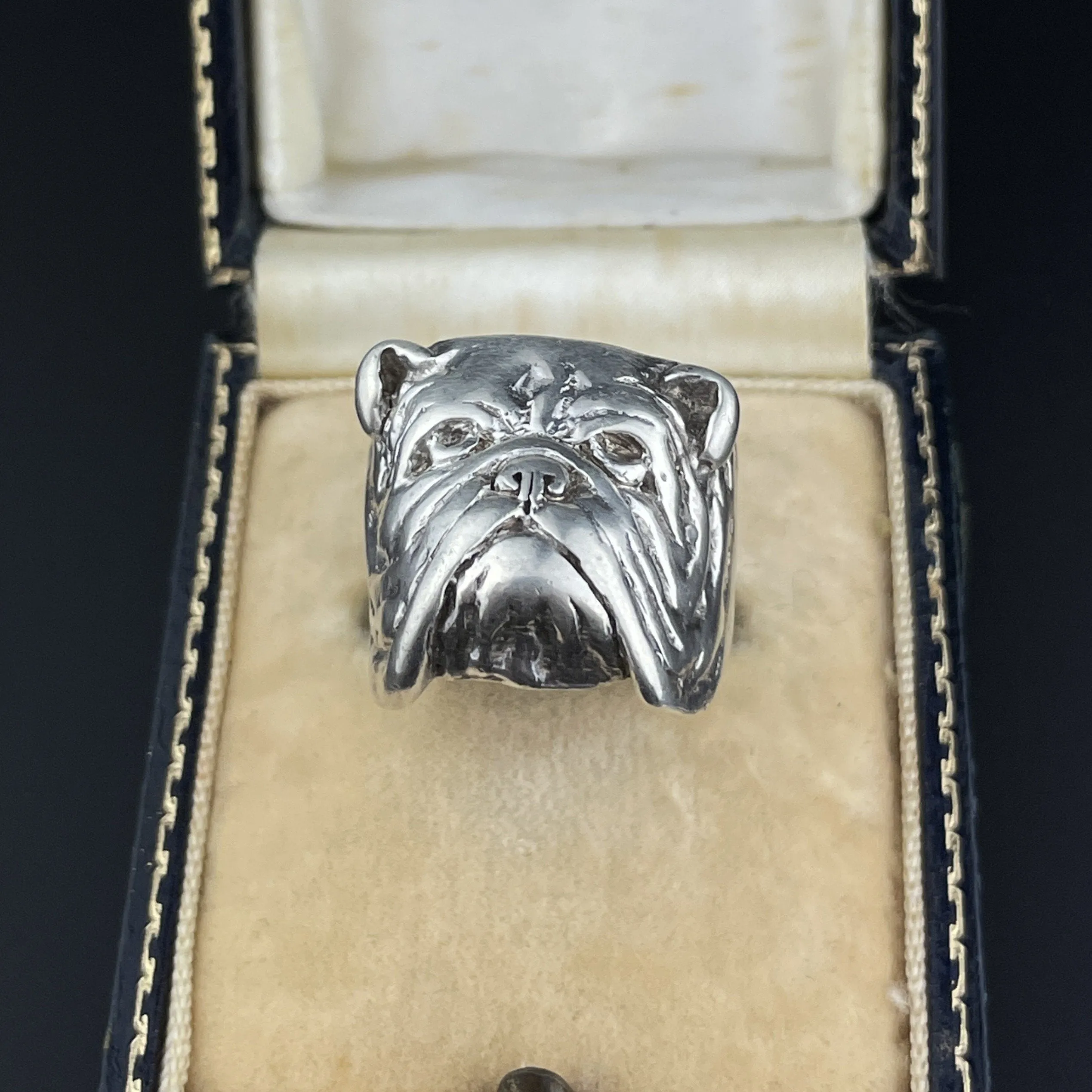 Vintage Heavy Signet Bulldog Ring, Sz 6.5