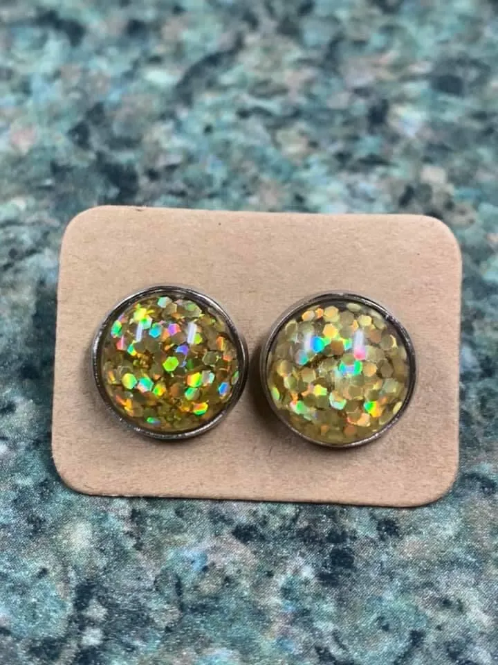 Wishing you a pot o' gold stud Earrings 🌈